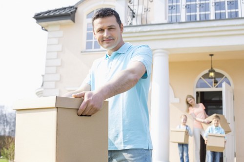Professional packing and unpacking services in Woolwich for a smooth home move